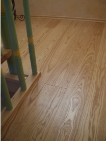 Massivholzboden Esche